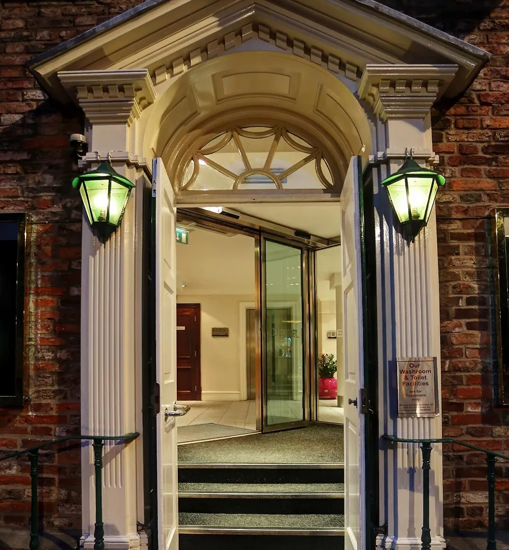 The Dean Court Hotel York 4*,